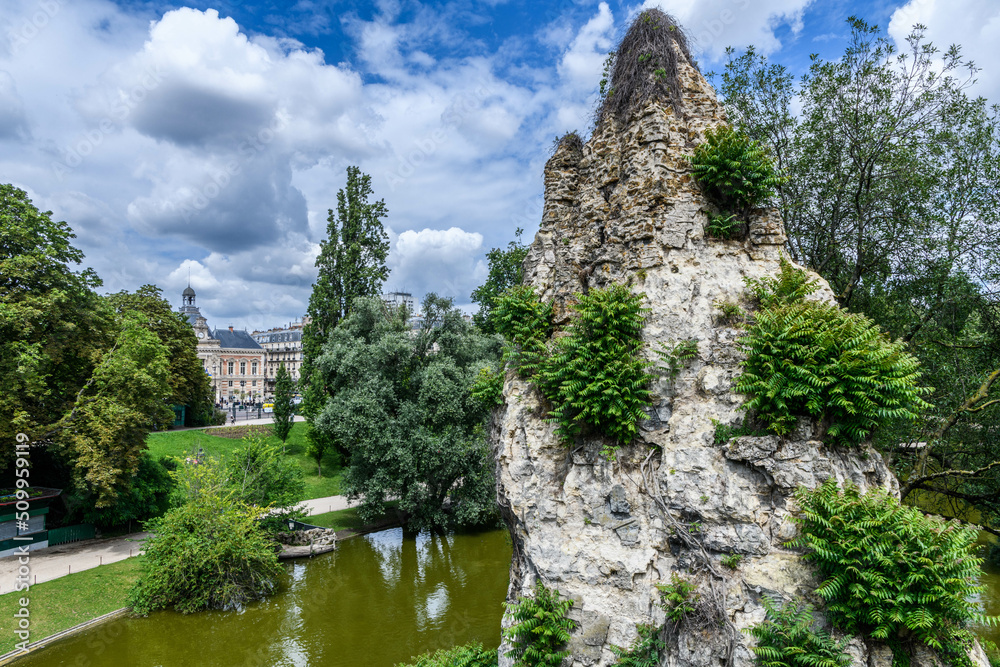 FRANCE - PARIS - BUTTES-CHAUMONT - PARC - JOHANN MUSZYNSKI FRANCE - PARIS - BUTTES-CHAUMONT - PARC - JOHANN MUSZYNSKI