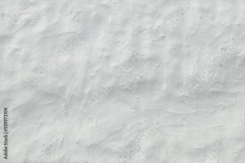 白色のコンクリートの壁