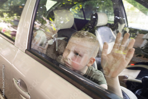 Canvas-taulu Child locked in car
