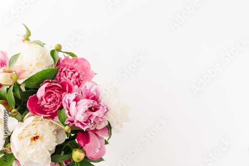 Beautiful spring bouquet with pink and white tender flowers © Ann