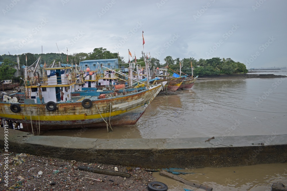 Boats on the shore 