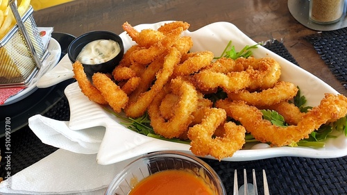 Konstfotografi fried shrimp and calamari
