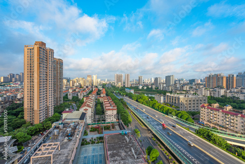 Qingzhu interchange, the urban skyline of Nanning, Guangxi © Allen Chen