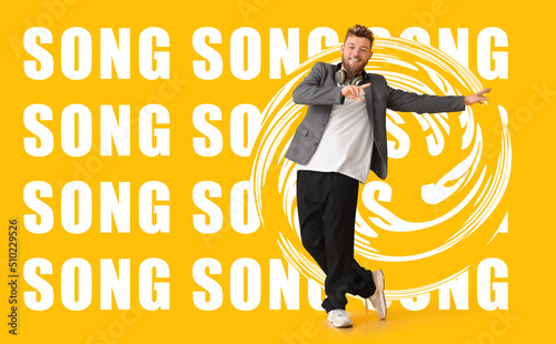 Cool dancing young man on y...