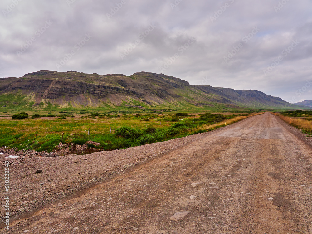 Paisajes verdes de Islandia del norte