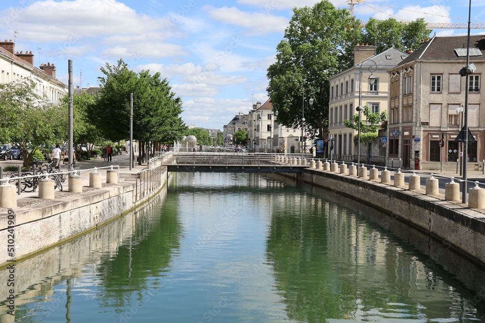 Le canal du Trevois, ville de Troyes, département de l'Aube, France