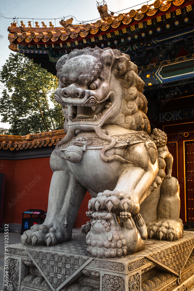 Chinese imperial guardian lion statue