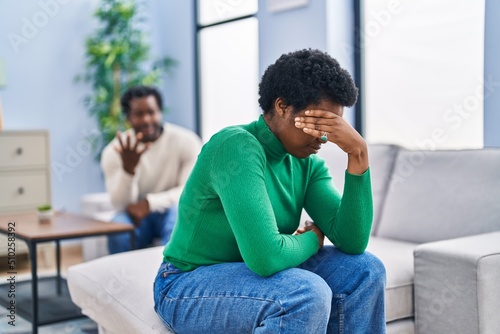 Cuadro en lienzo African american man and woman couple arguing for problem at home