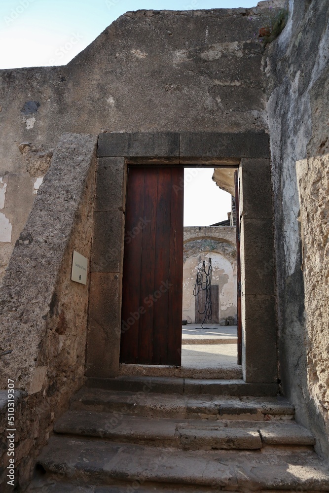 Ischia - Entrata laterale della Cattedrale dell'Assunta al Castello Aragonese