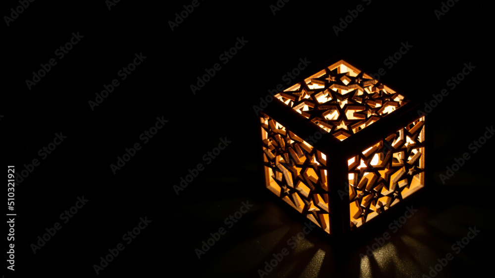 Obraz premium wood light box on black background 