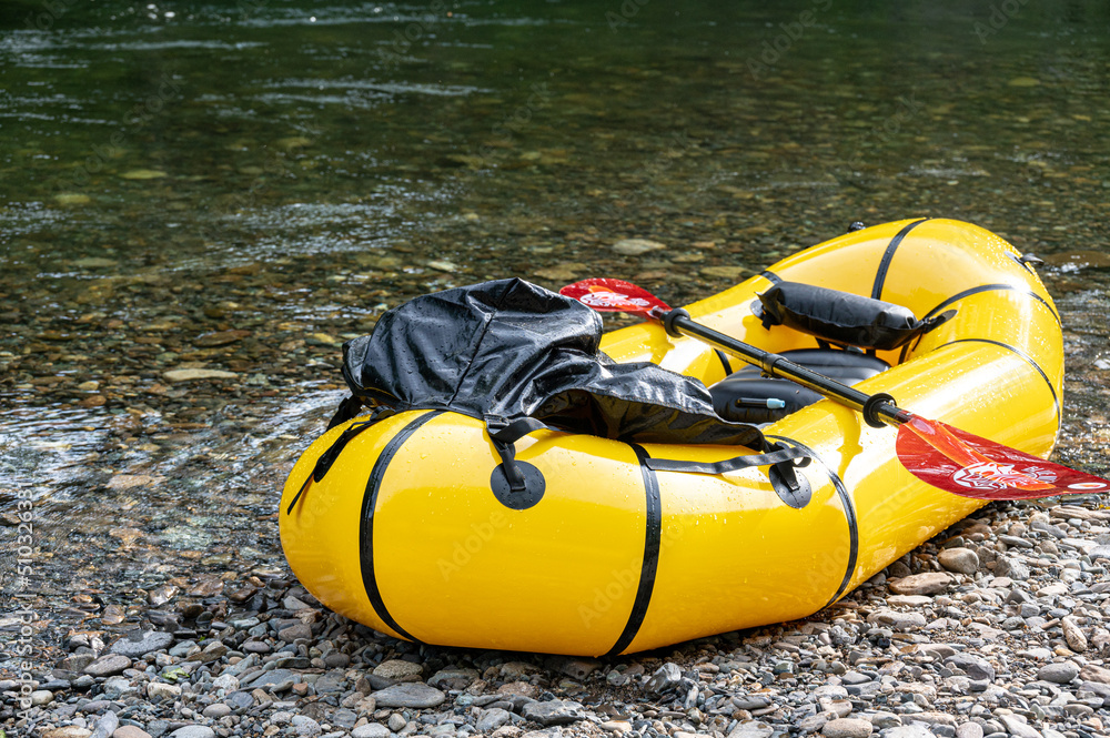 Obraz premium packraft watersports paddlesports