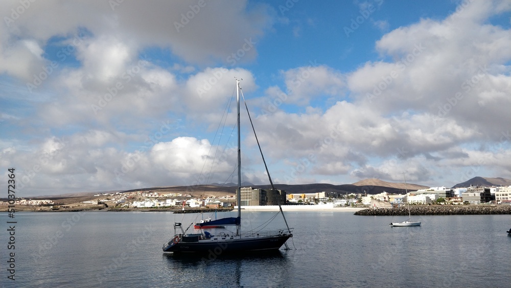 Fototapeta premium boats in the harbor