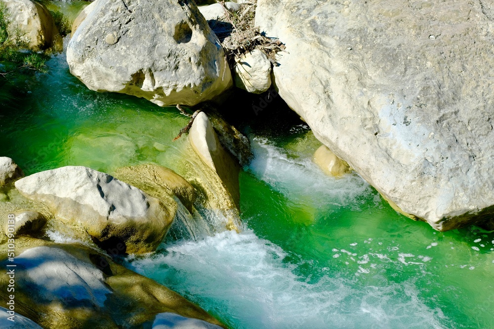 vall-e-de-la-roanne-gorges-de-l-escharis-dr-me-rocher-stock-photo
