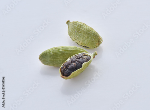 Cardamom / Green Cardamom, is a natural and organic herb. 