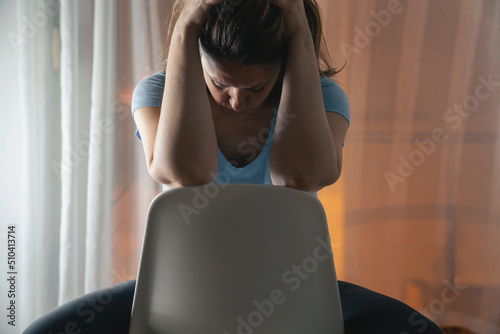 Loneliness as a state of anxiety or discomfort that occurs when someone notices a gap between someone's desire for social connection and real experiences