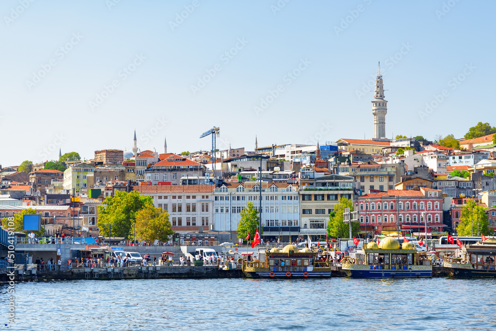 Fototapeta premium Istanbul skyline, Turkey. City view across the Golden Horn