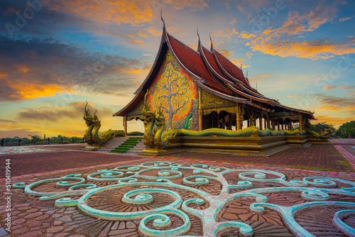 Photographie Amazing Temple Sirindhorn Wararam Phuproud in Ubon Ratchathani Province at twili