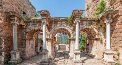 Leinwand Poster Hadrian's Gate - entrance to Antalya, Turkey