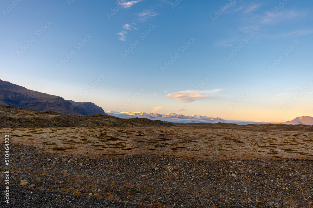 der unglaublich schöne Fjallsárlón Gletscher auf Island, direkt an der Ringstraße, bei Sonnenuntergang der unglaublich schöne Fjallsárlón Gletscher auf Island, direkt an der Ringstraße, bei Sonnenuntergang