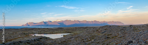 der unglaublich schöne Fjallsárlón Gletscher auf Island, direkt an der Ringstraße, bei Sonnenuntergang