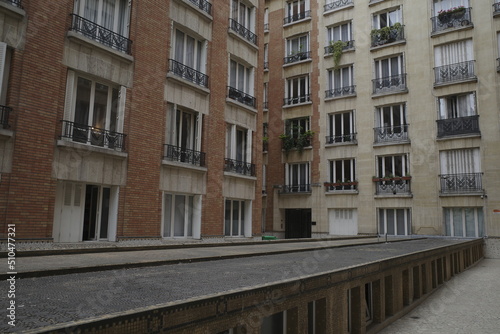 Urbanscape in the city of Paris, France © Laiotz
