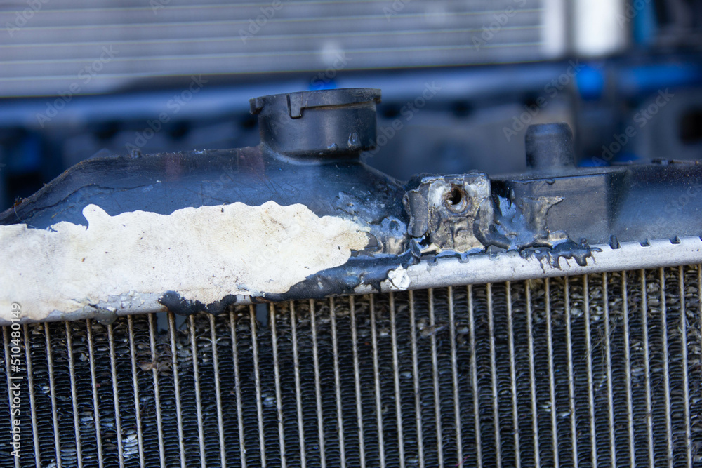 repair of a radiator, sealing a leak of a crack in the plastic of a