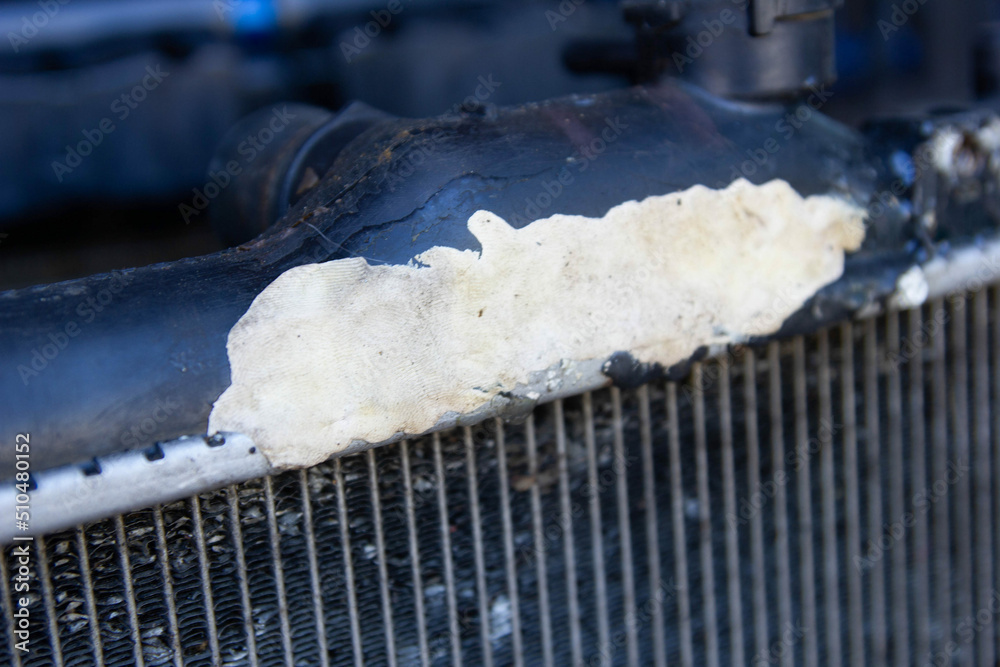 repair of a radiator, sealing a leak of a crack in the plastic of a