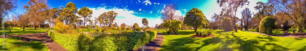 Umpherston Sinkhole city park in Mt Gambier, South Australia Umpherston Sinkhole city park in Mt Gambier, South Australia