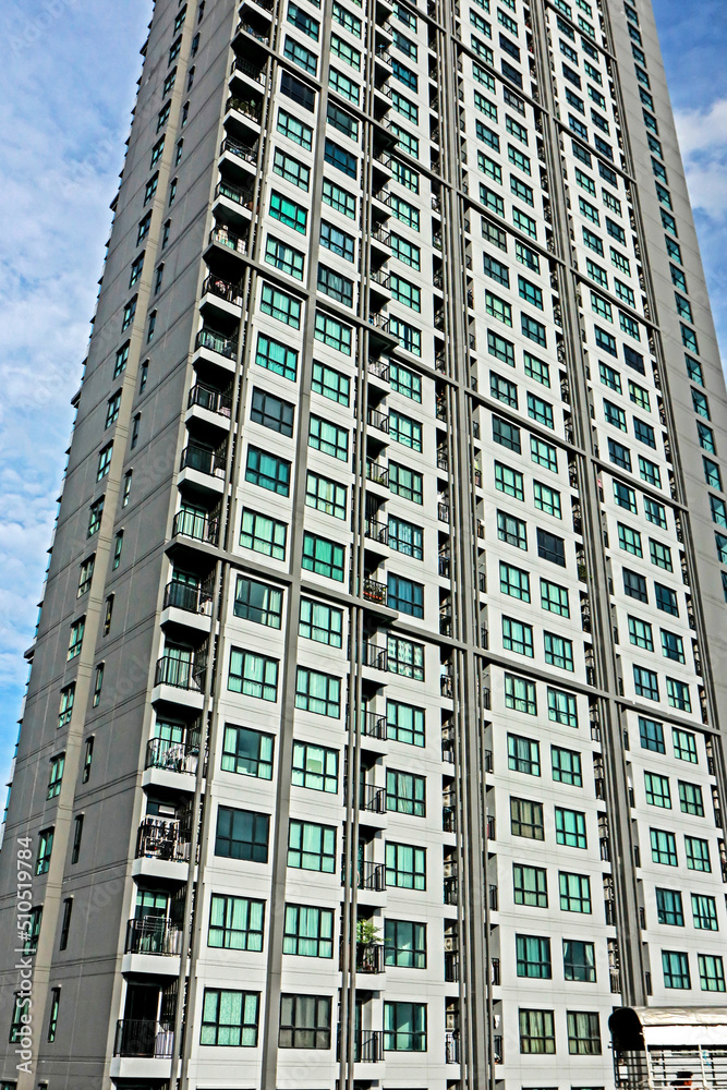 Fototapeta premium The condominium building in the city of Thailand.