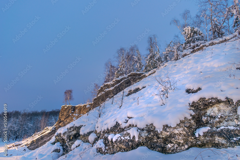 snow on the rocks