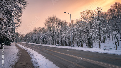 Obraz na płótnie winter in the city w salonie