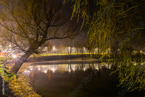Obraz na płótnie mirror image on the lake w salonie
