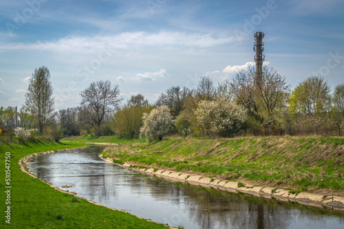 Obraz na płótnie spring on the river w salonie
