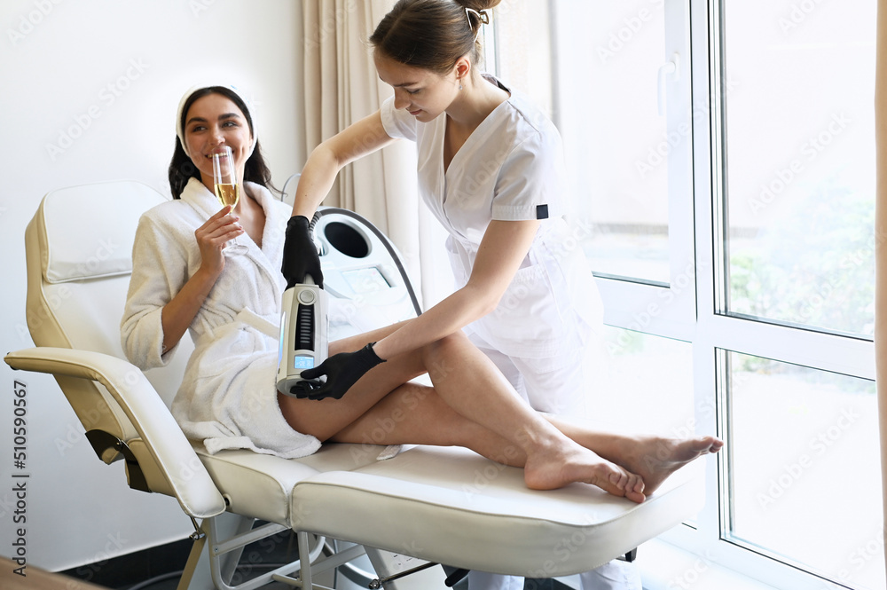 Obraz premium woman receives spa treatment