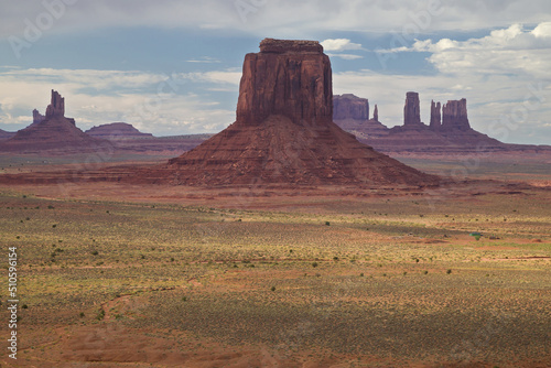Obraz na płótnie East Mitten Butte from Artist Point in Monument Valley w salonie