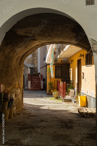 Print op canvas Small historic courtyards on old streets in southern Italy