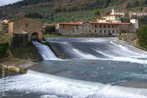 Archeologia industriale: cavalciotto di Prato, diga, sistema idraulico e fiume bisenzio - Galileo Gelilei