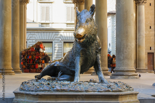 Il porcellino nella loggia del porcellino stranamente isolato e abbandonato dagli amici turisti durante il lockdown a Firenze