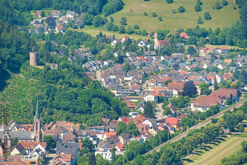 Fototapeta premium Blick auf Hausach im Schwarzwald