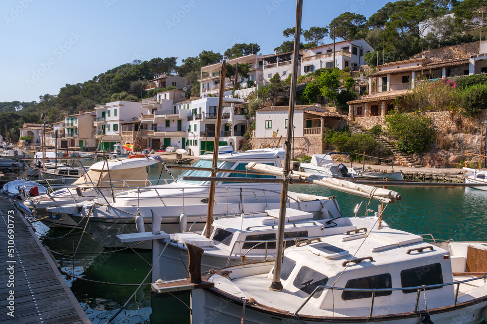 Obraz premium Fishing boats in the port of Cala Figuera in Mallorca, Spain