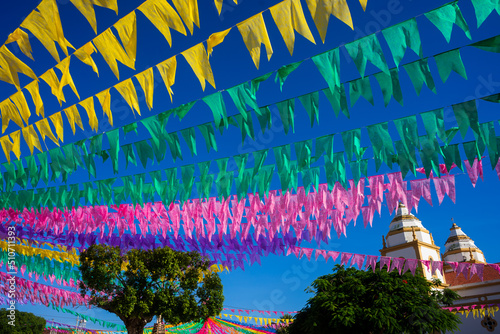 bandeirinhas coloridas decorativas de festa junina no brasil photo