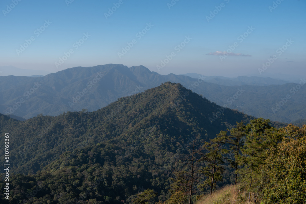 Fototapeta premium Beautiful in the mountains. on viewpoint at Doi Pha Ngom, Khun Chae National Park. at Wiang Pa Pao district of Chiang Rai Province Thailand.
