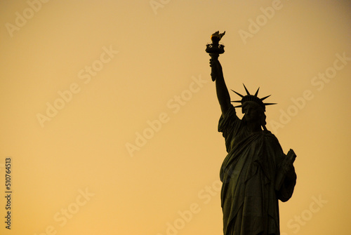 Etats Unis USA US Amerique New York Statue Liberté Lady Liberty coucher soleil