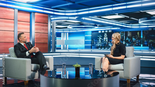 Bilde på lerret Talk Show TV Program Presenter and Celebrity Interview
