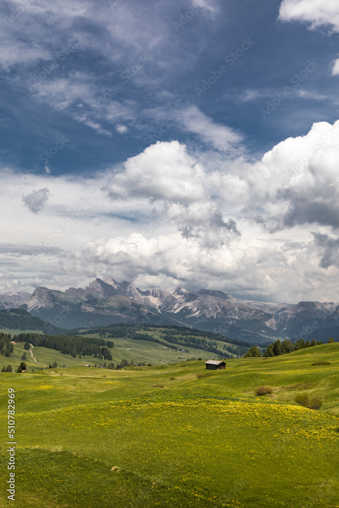 Obraz premium landscape with mountains and clouds