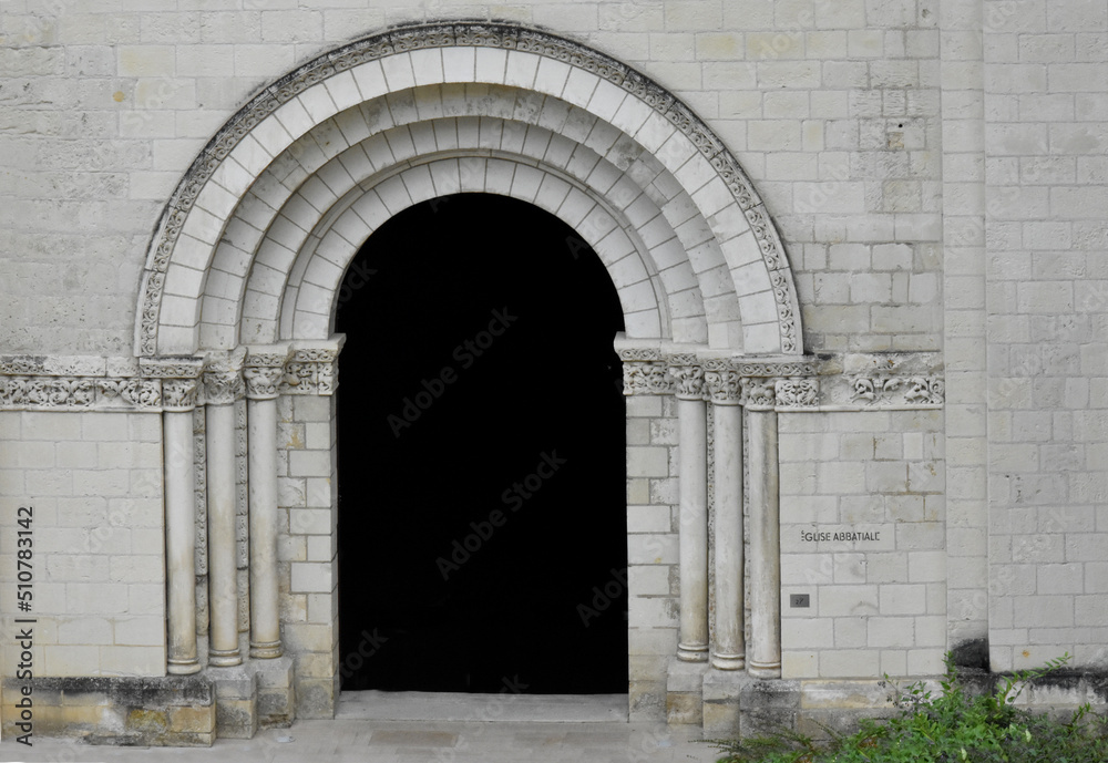 Porte d'entrée Abatiale de Fontevraud, France Pays de la Loire.