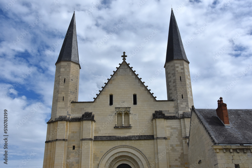 Façade de l'abbaye de Fontevraud, Pays de la Loire, France