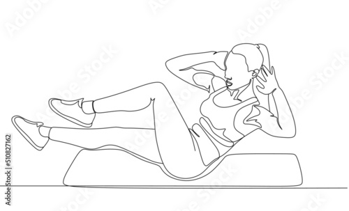 Single continuous line drawing of young sportive woman training in gym. Fitness stretching and exercises concept. One line draw design vector illustration