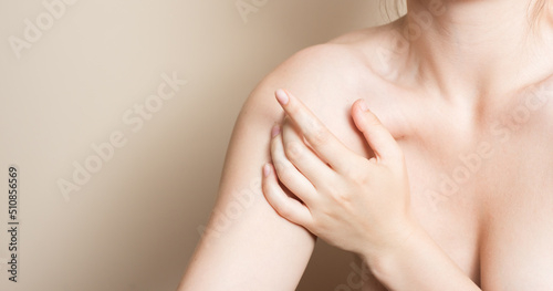 beautiful woman, body parts neck clavicle