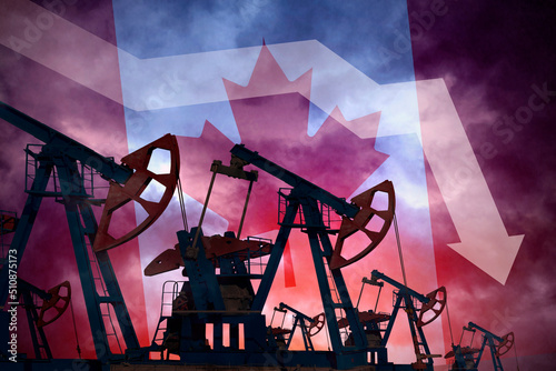 Decrease in oil production in Canada. Economic crisis, fuel default. Rejection of hydrocarbons. Oil supplies are down in Ottawa.